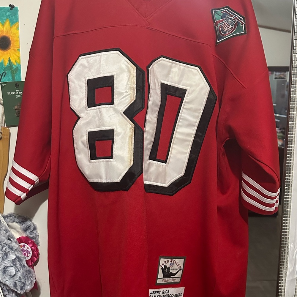Mitchell & Ness Red and White Crewneck Collar
